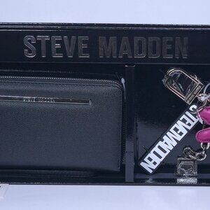 Steve Madden Bzippy Women's Wristlet Wallet And Keychain Gift Set